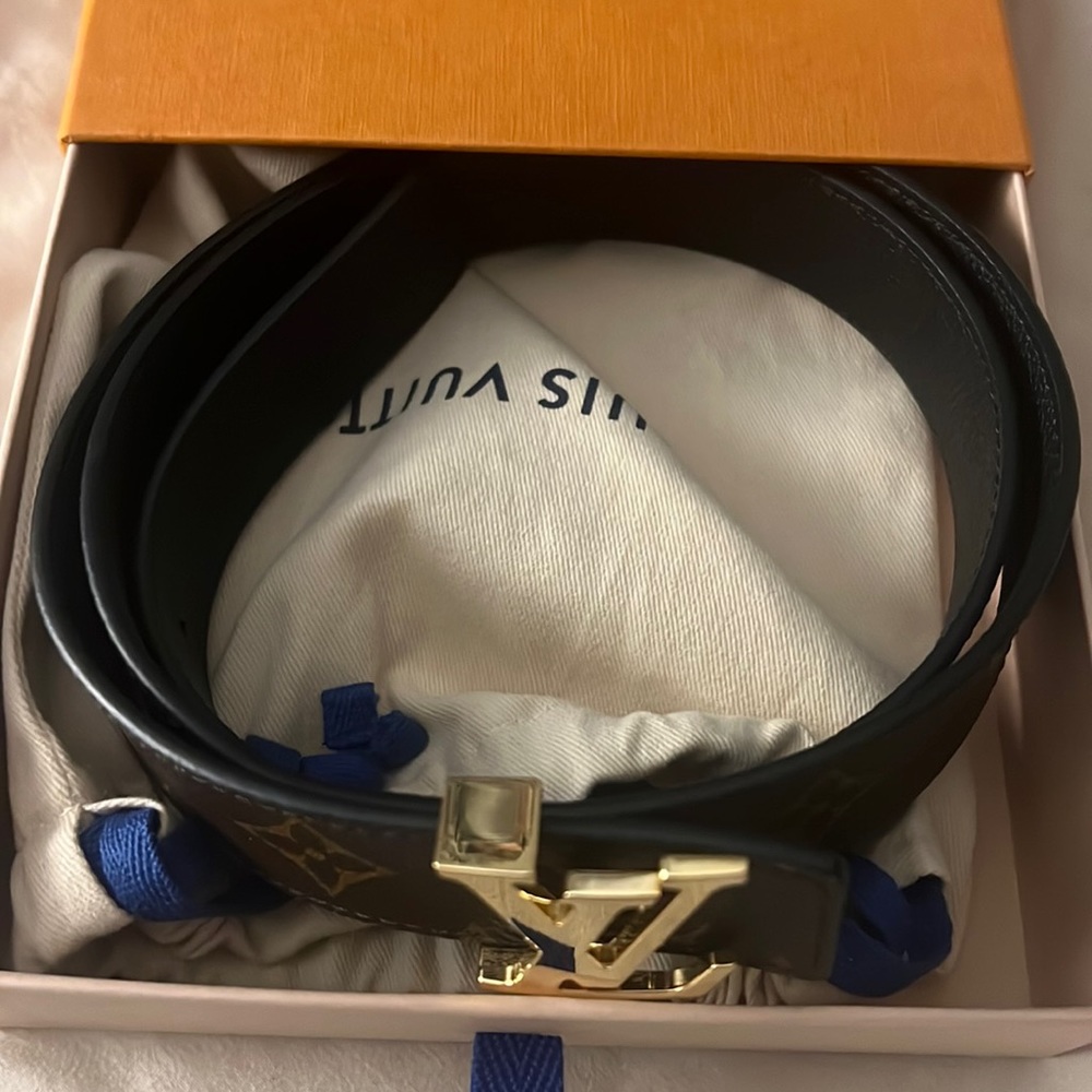 Louis Vuitton reversible initial belt
